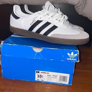 New with tags. Adidas originals. OG Samba. Mens 10.5 Black& white with gum sole.